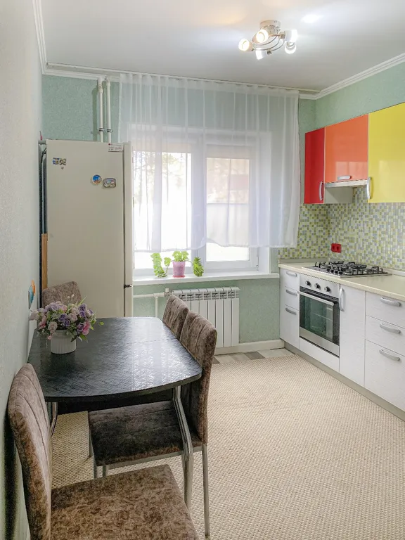 Комфортная трёхкомнатная квартира — аренда посуточно в Омск