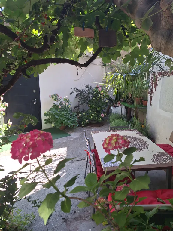 Уютный часть домик у моря с шикарным видом на море и старинные улочки