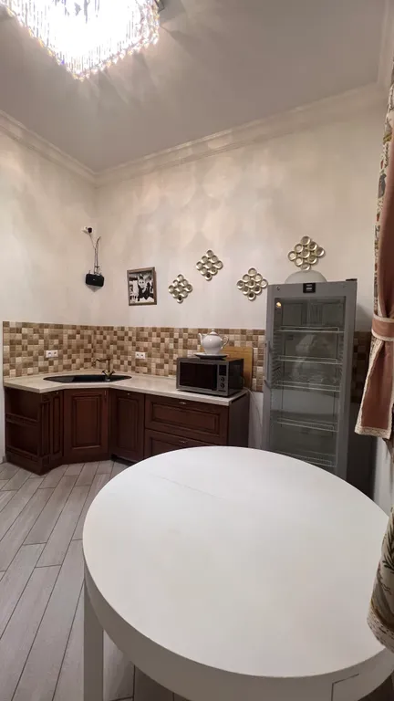 Дом "Вромса" на Хлебной - новый, брутальный, спокойный, комфортный.