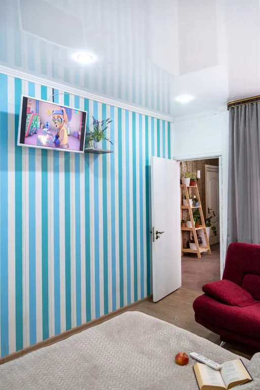 Большая комната с санузлом и кондиционером в Доме Путещественника