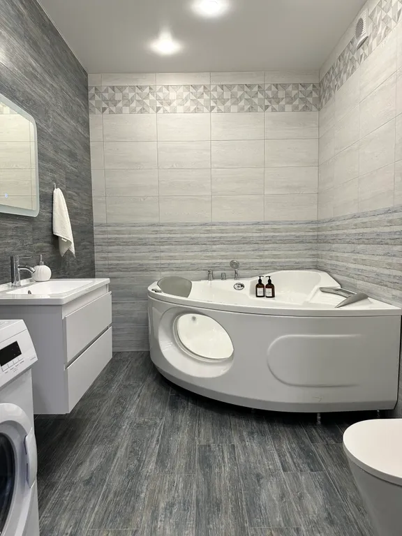 Просторная студия с джакузи рядом с ТЦ Планета