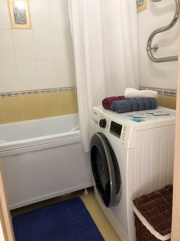 Приличная, уютная квартира возле метро