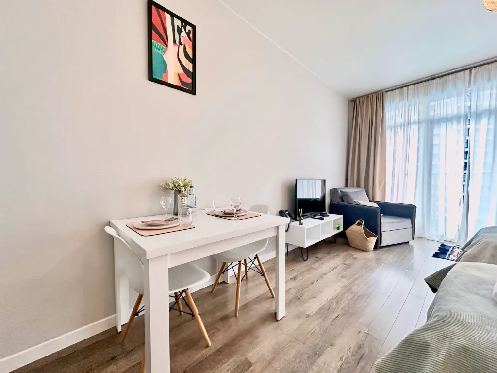 Квартира Студия с двумя кроватями, бассейн + парковка, white sails — Батуми