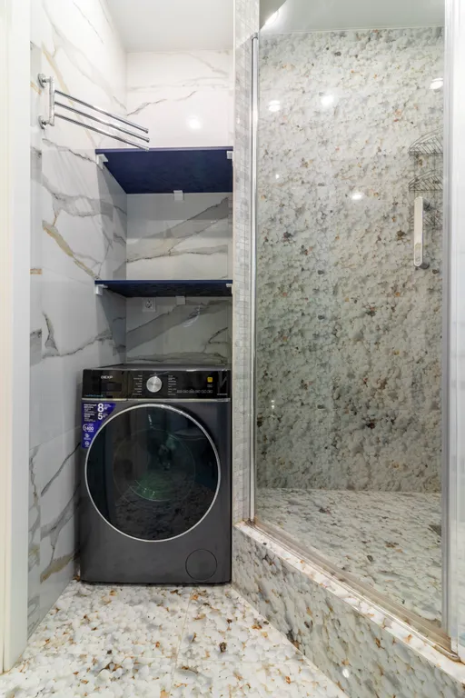 Уютная евродвушка на побережье с бассейном на крыше