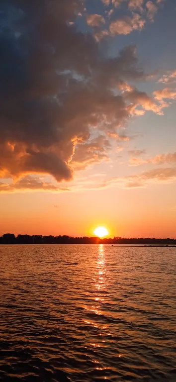 Дом с сауной на берегу реки