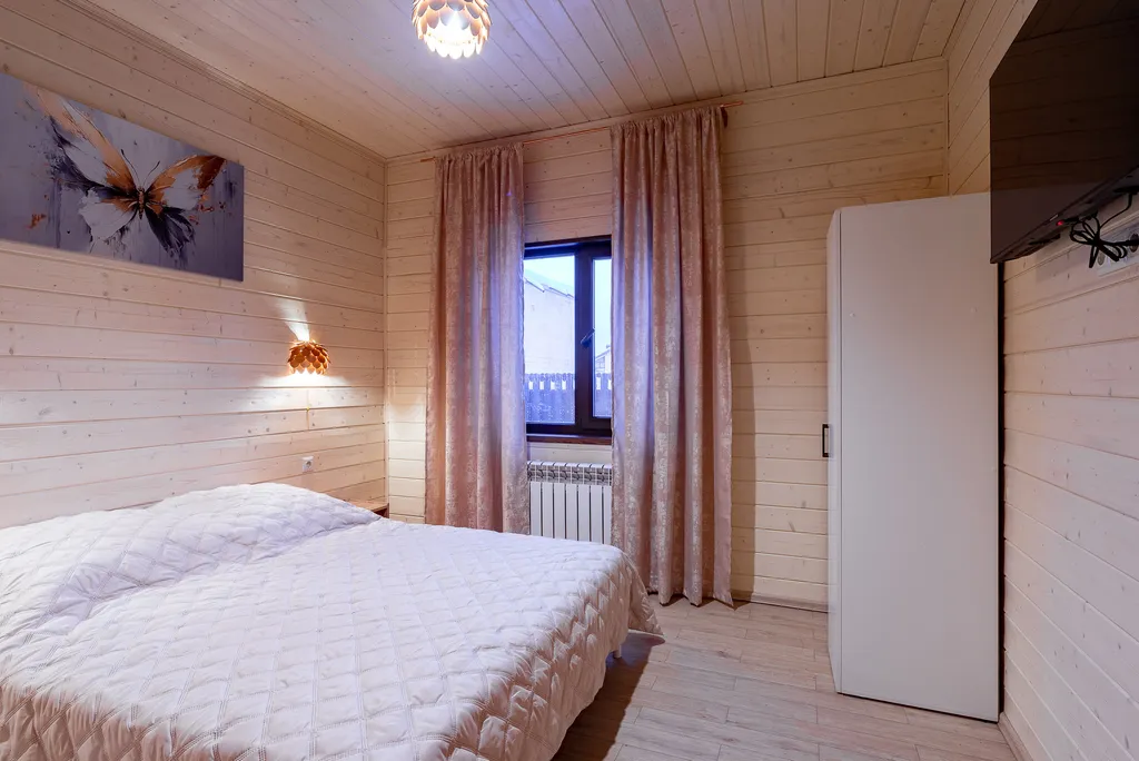 Уютный коттедж с горячей купелью и сауной - 10 минут от города