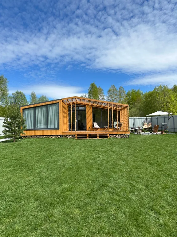 Коттедж Дом с террасой на берегу реки — Логиново