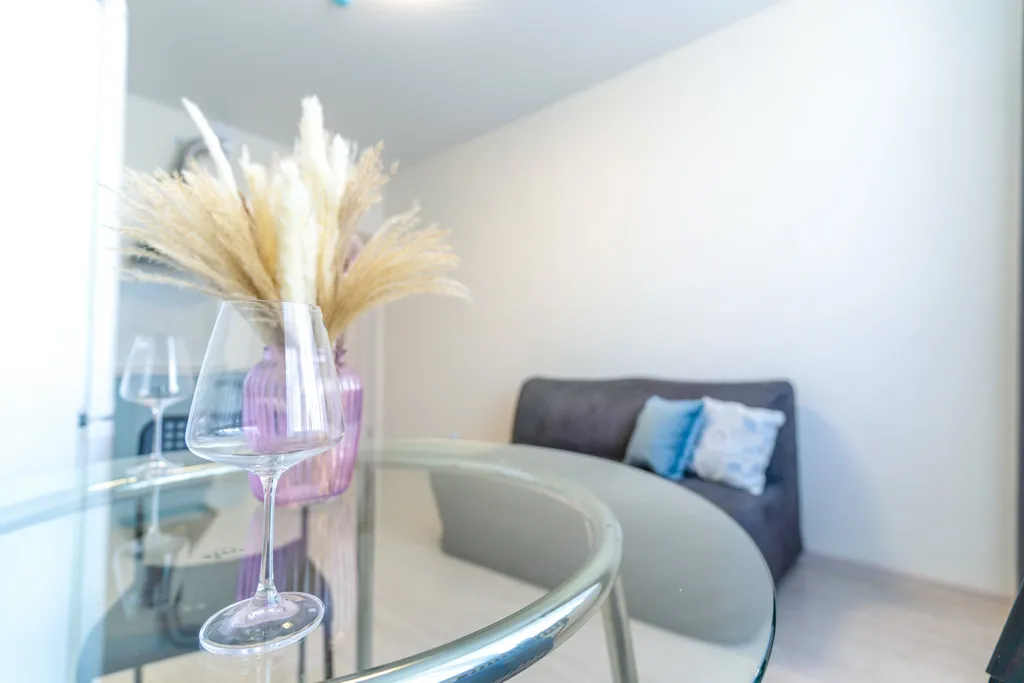 Апартамент с угловой солнечной спальней и видом на город