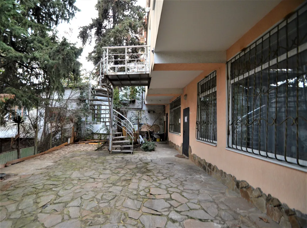 Апартаменты в самом центре до 5-ти человек с бесплатным паркингом