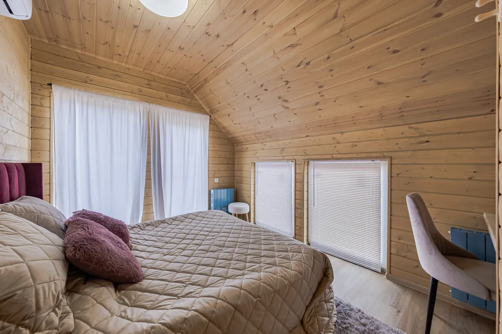 Дом у озера с чаном