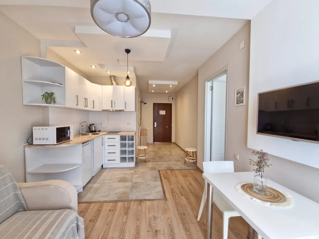 Уютная и светлая квартира с видом на море Volna