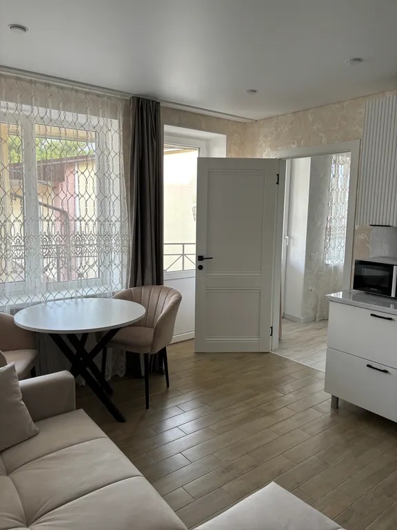 Двухкомнатный номер с кухней и бассейном