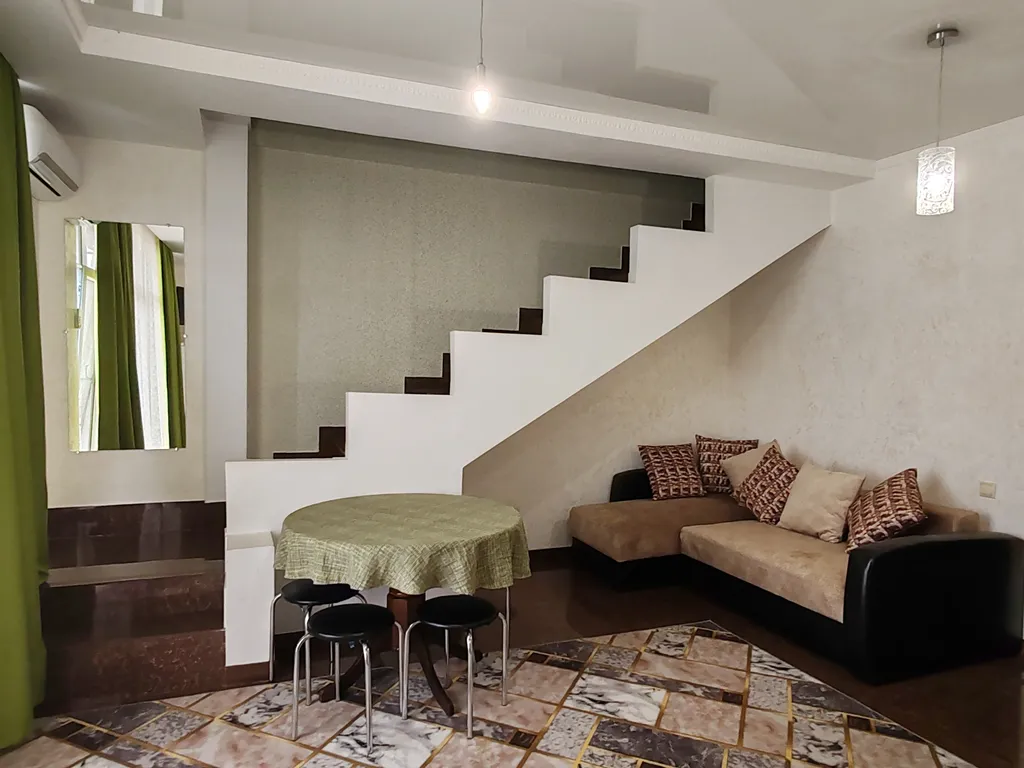 Двухуровневая квартира с видом на море