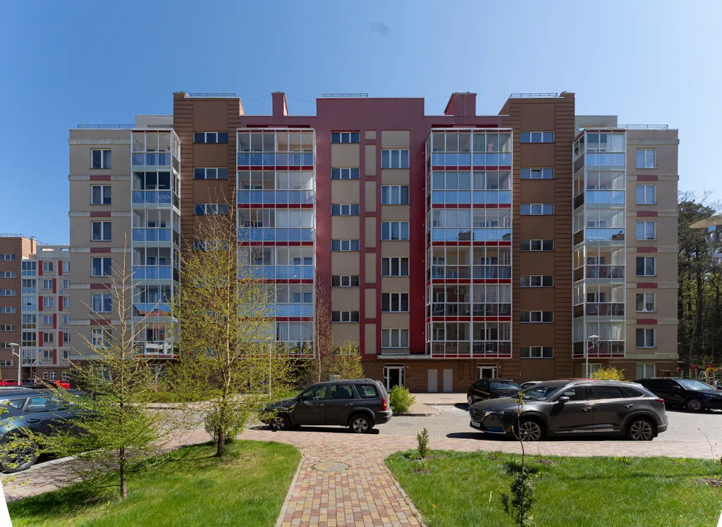 Счастливые семейные апартаменты у озера