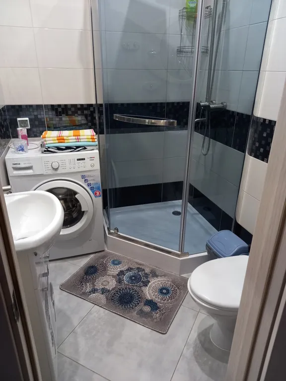 Кондиционер и камин.