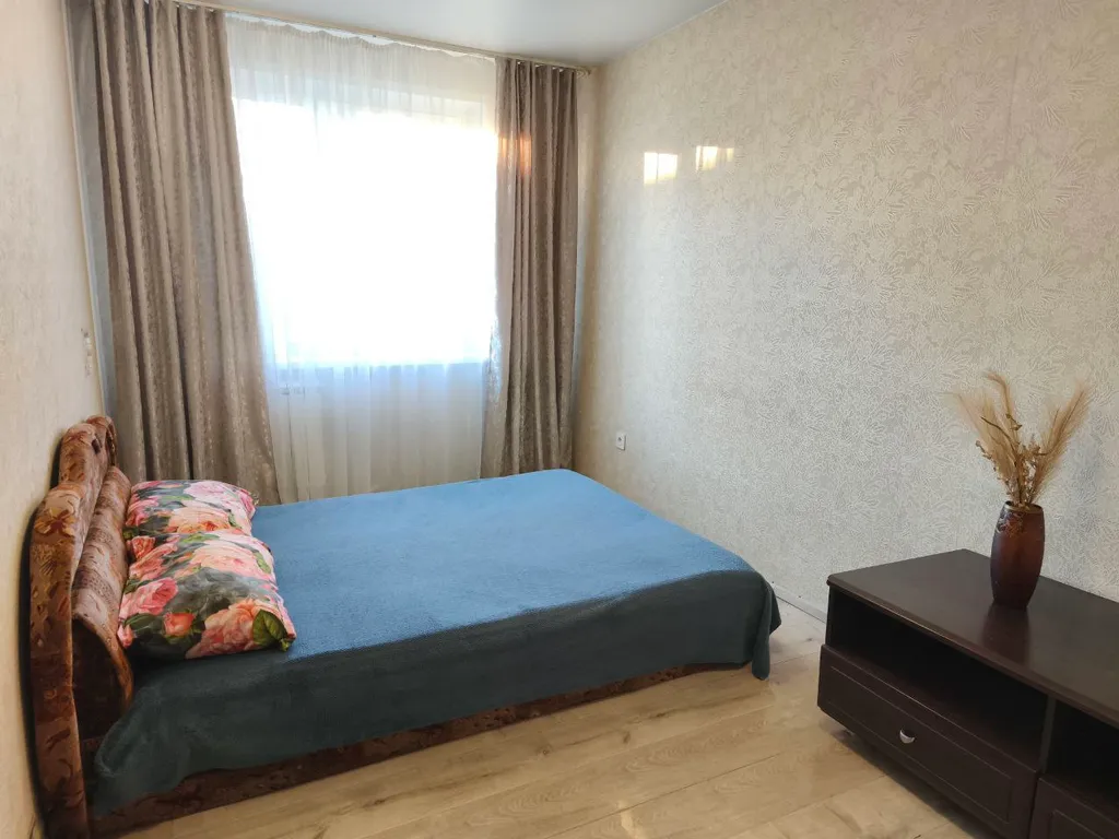 Двухкомнатная квартира в районе предмостной площади