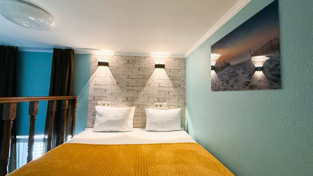 Стильная двухуровневая студия