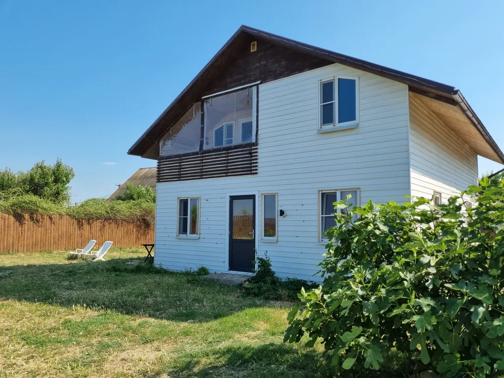 Квартира Квартира Трёхкомнатный апартамент с балконом — Кучугуры