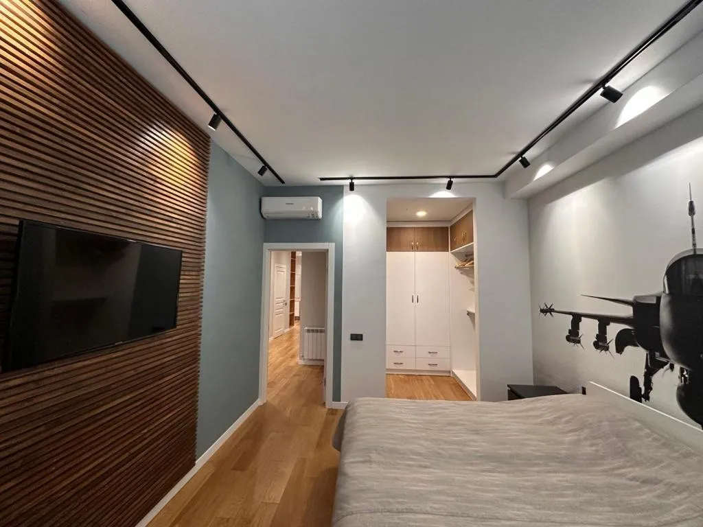 Апартаменты с 2 спальнями на площади Республики