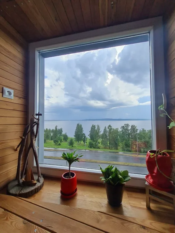 Евродвушка с видом на Онежское озеро