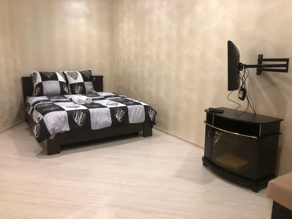 Адам и Ева, отличная квартира для хороших людей