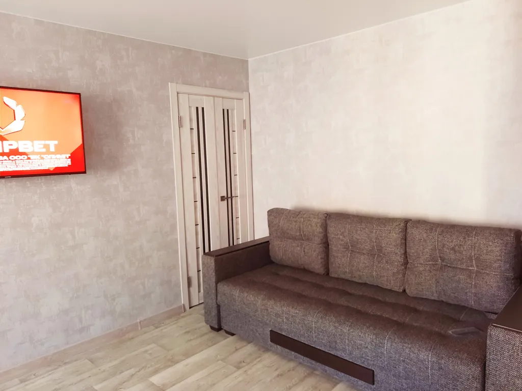 Квартира с евроремонтом в центре города, с видом на Волгу и ресторан