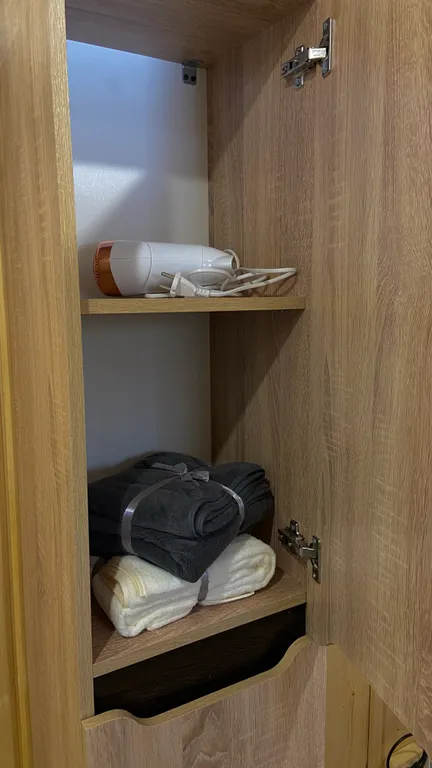 Новый современный Барнхаус посреди леса