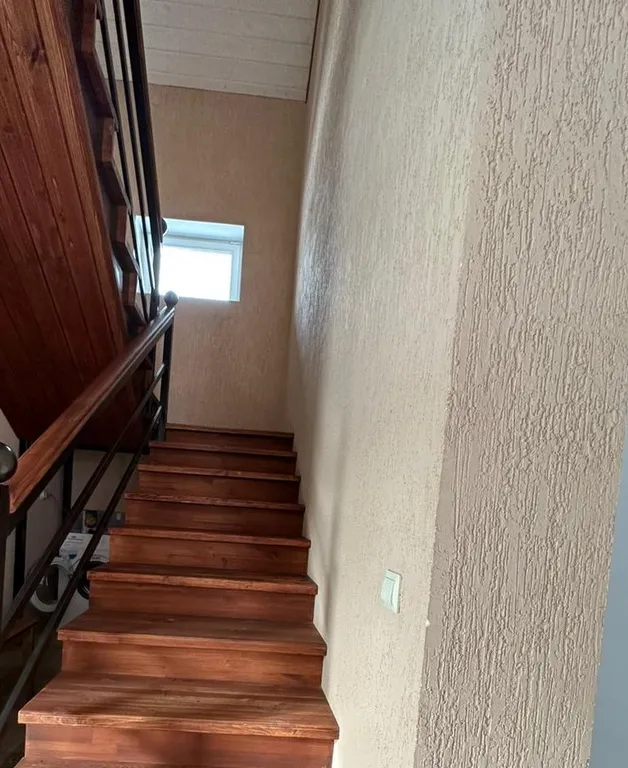 8-комнатный Дом