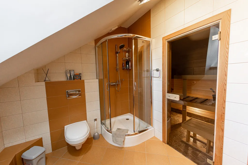 Семейный таунхаус с камином и сауной