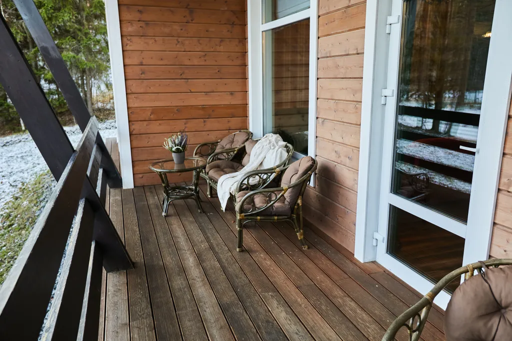 Большой коттедж с 5 спальнями, камином и террасой, Ромашка