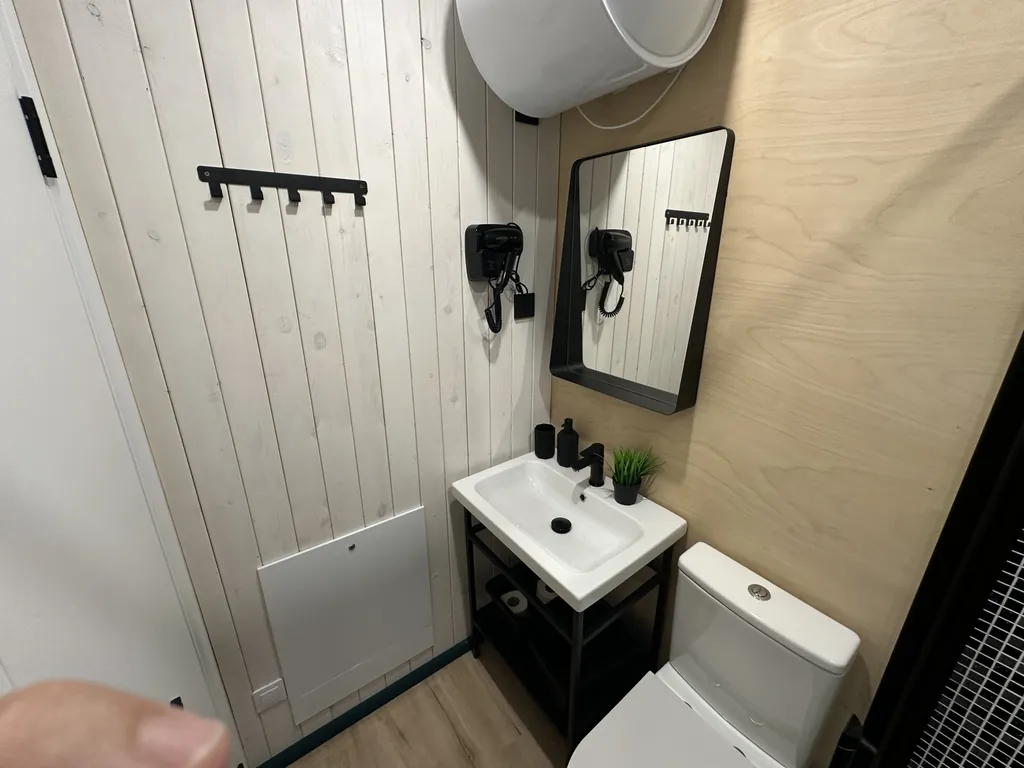 Коттедж Дом на берегу реки у пирса — Сясьстрой