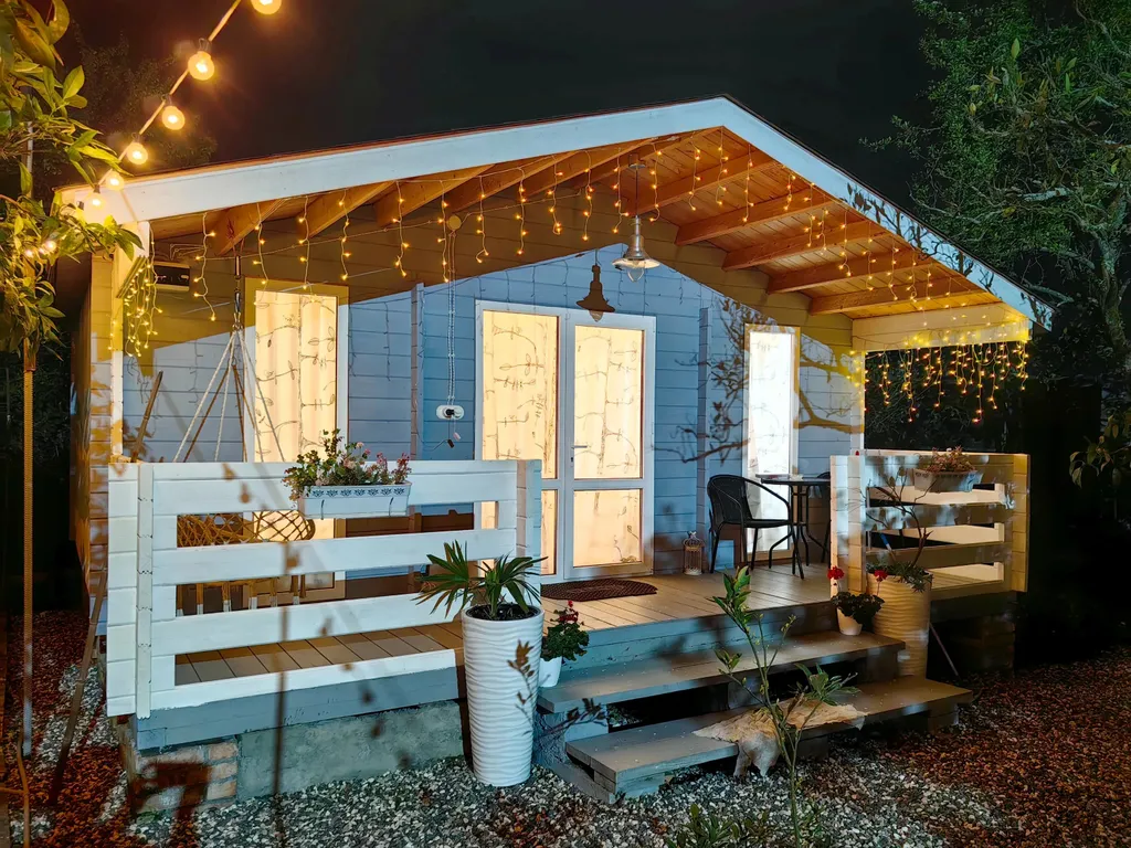 Уютный домик на большом участке с садом