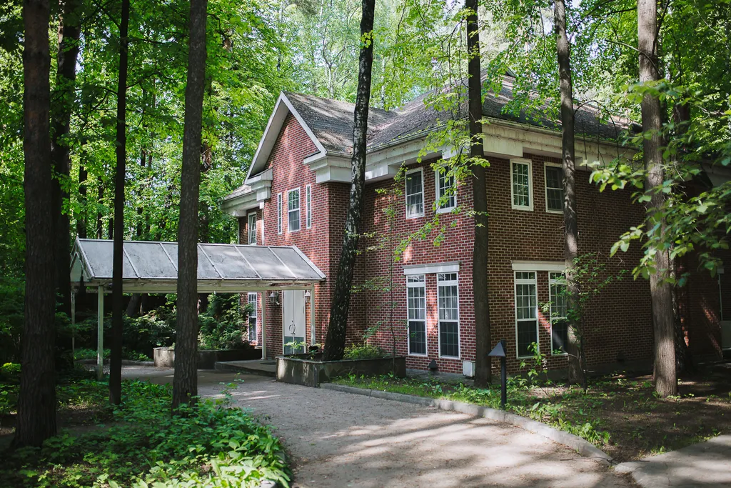 Коттедж Загородный дом с бассейном и банкетным залом — аренда посуточно в Москва