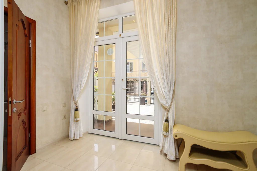 Квартира Апартаменты с отдельной спальней до 6 гостей с отдельным входом — Сириус