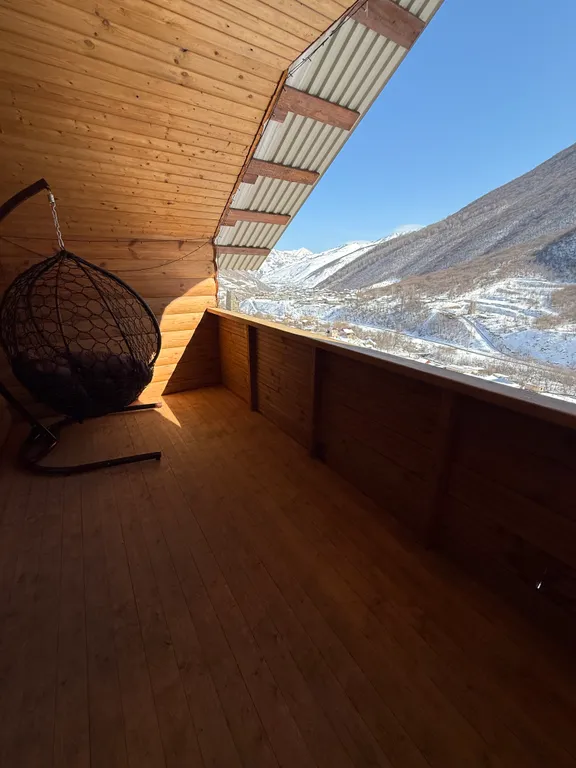 Коттедж с видом на горы и горную речку