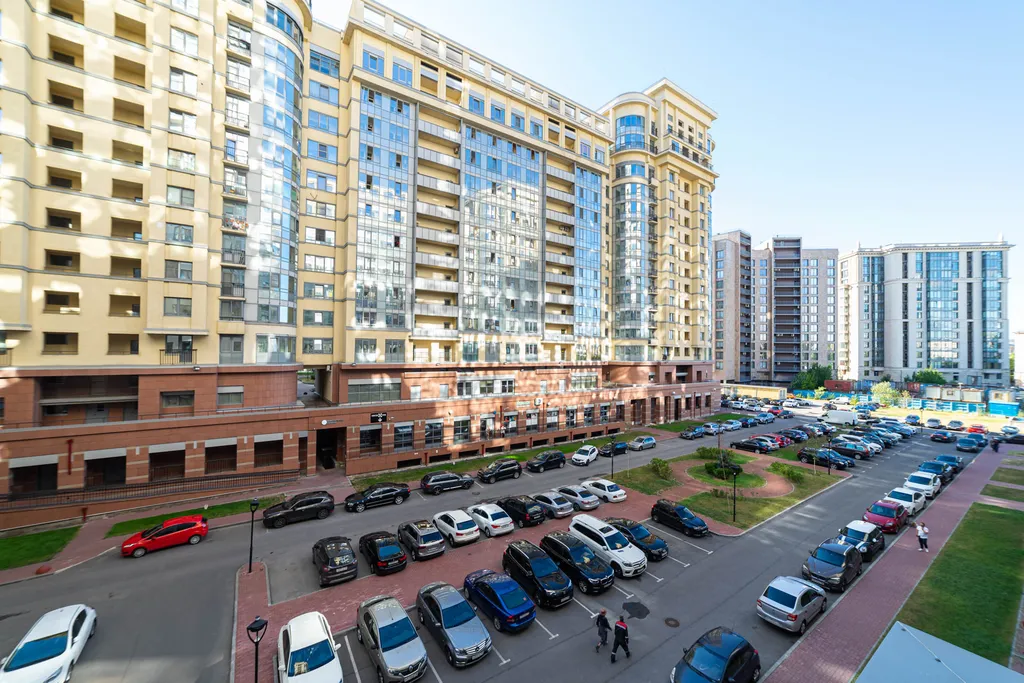 Зеленый попугай граф Орлов
