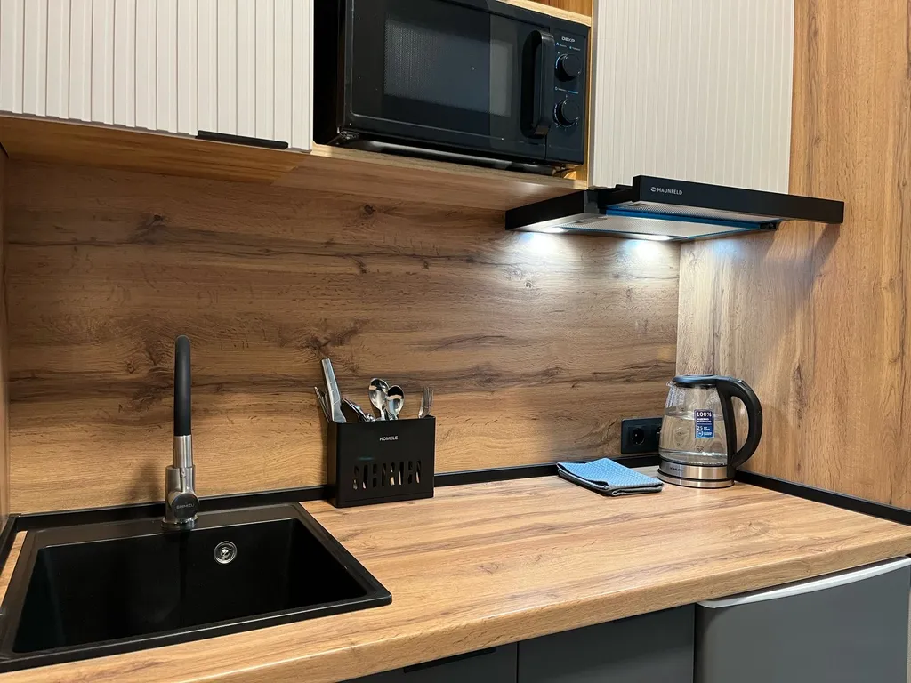 Студия с видом на озеро