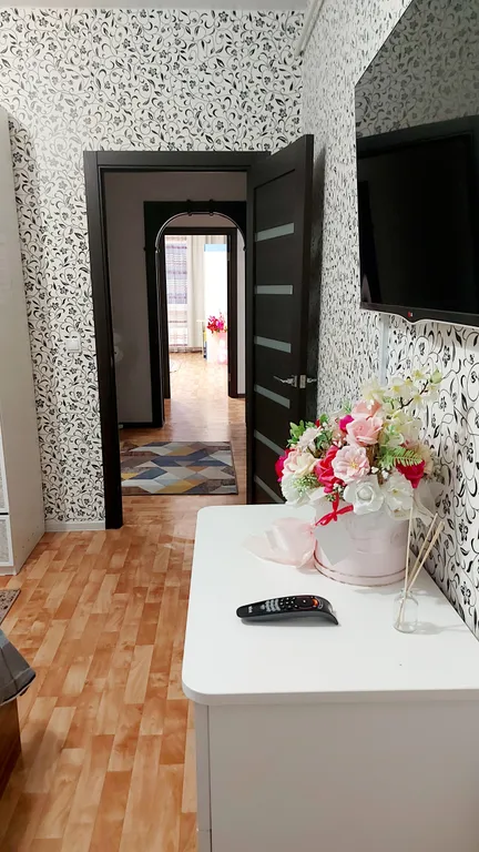 Просторная двухкомнатная квартира — аренда посуточно в Сургут