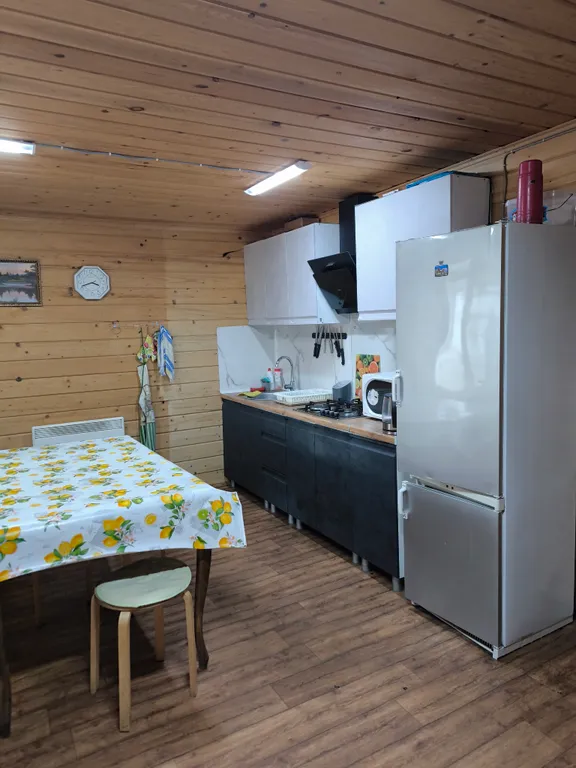 Домик у озера