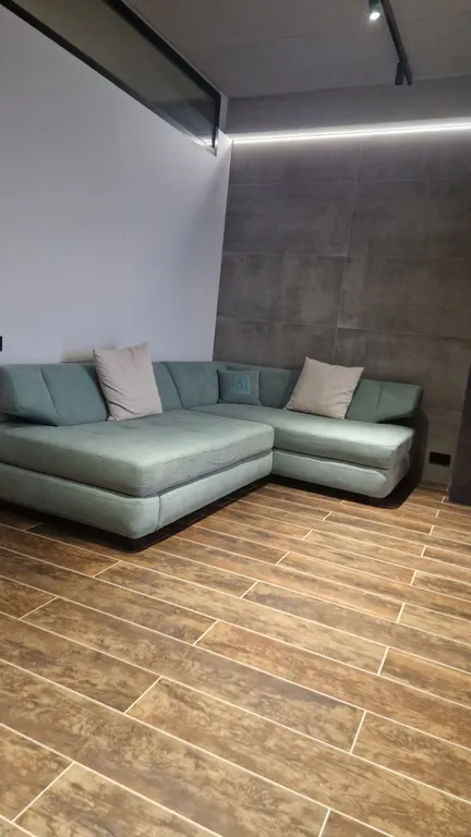 Квартира с дизайнерским ремонтом в стиле лофт