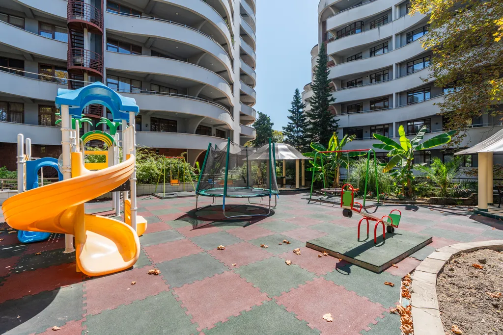 Квартира с двумя мастер-спальнями на первой береговой линии