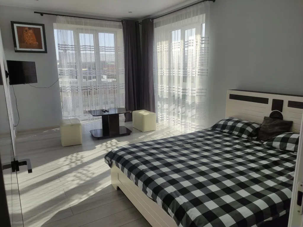 Уютная квартира с панорамным окнами и видом на горы — аренда посуточно в Владикавказ