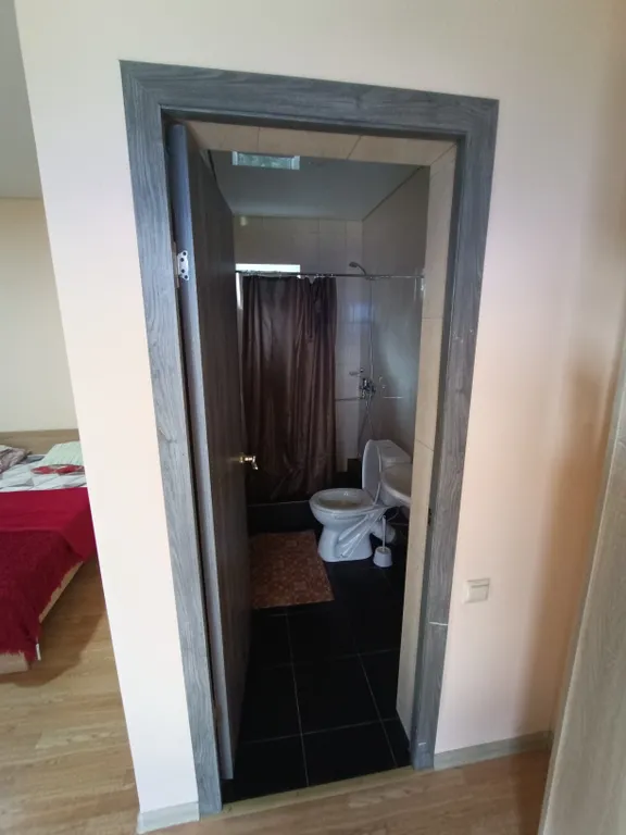 Двухместный номер стандарт с собвеным душевым и туалетом