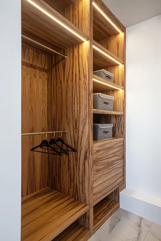 Роскошный апартамент Табрис на 81 этаже с ванной у окна в спальне