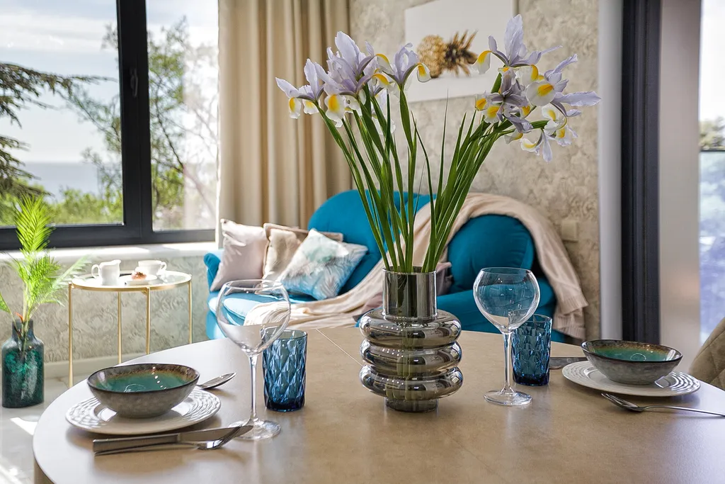 Золотой Ананас с видом на море