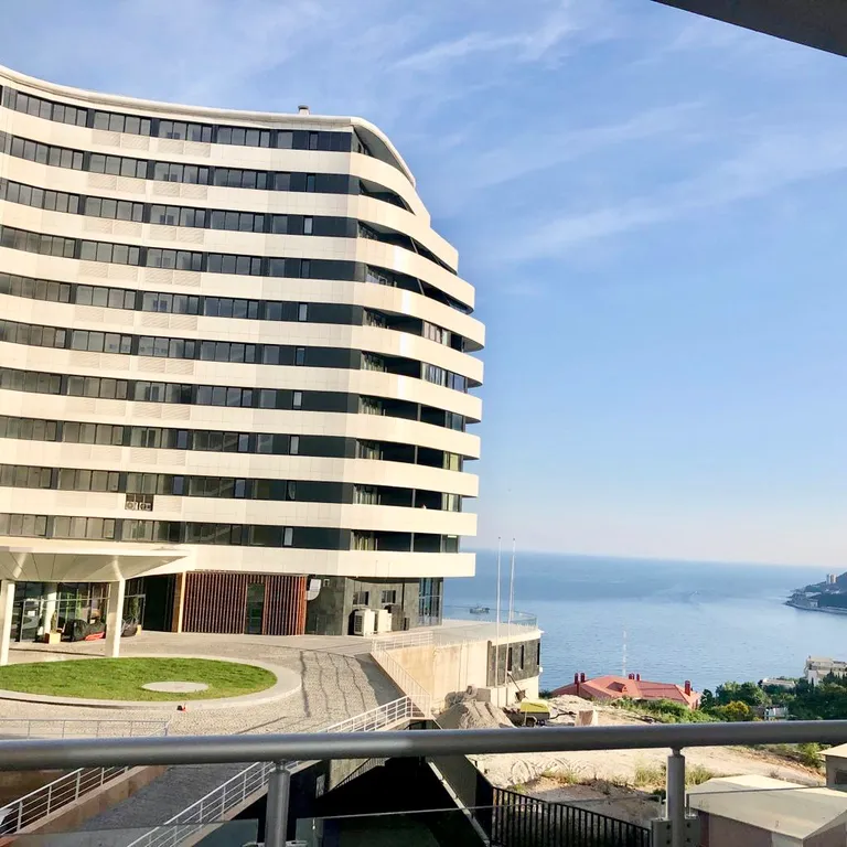 Апартамент с видом на море в ЖК Шато Лувр