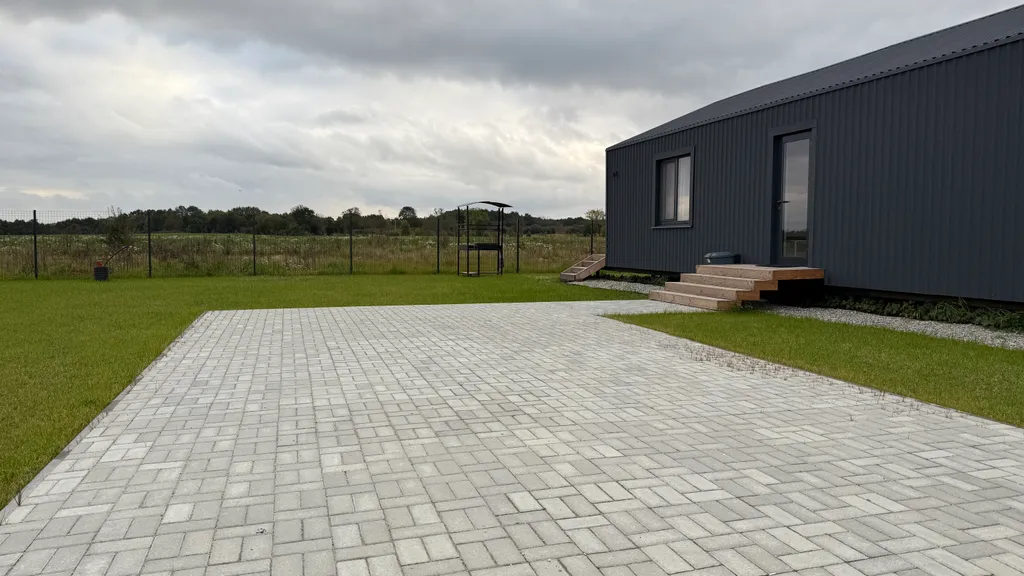 Домик с террасой