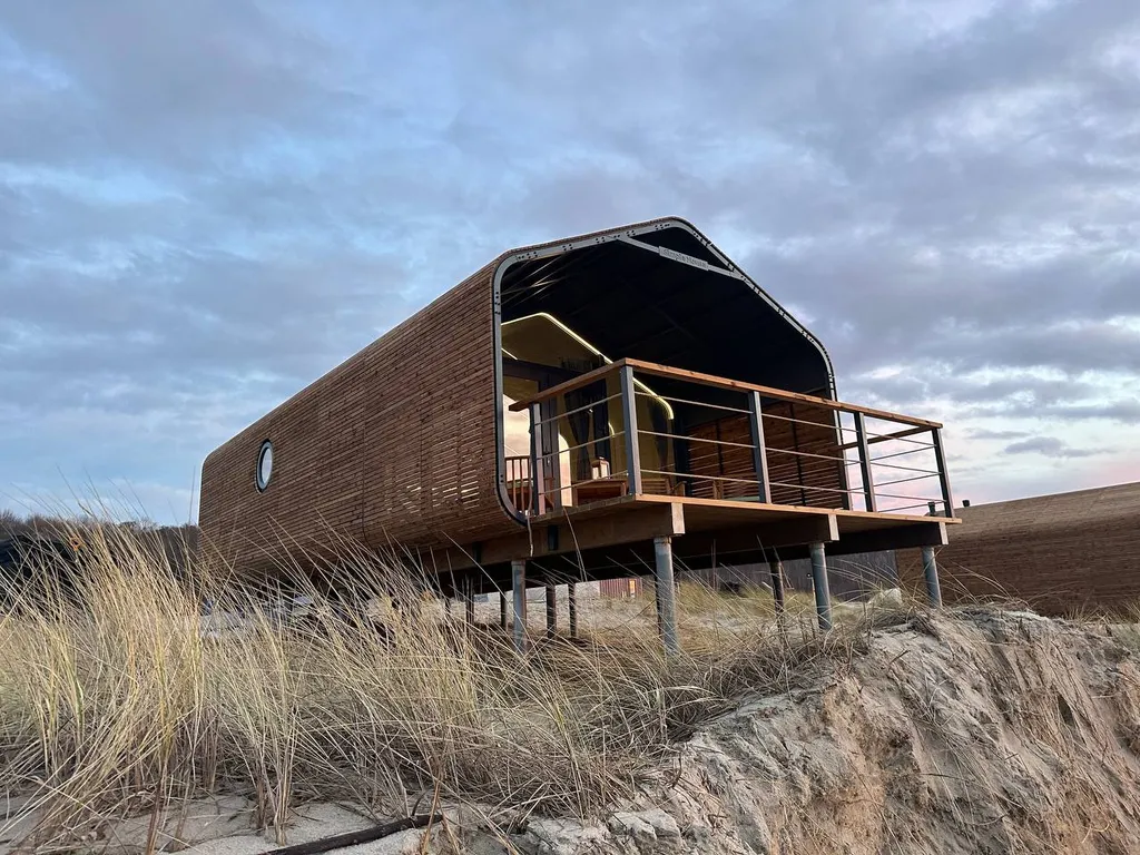 Домик на море