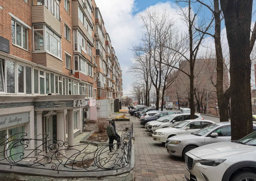 Стильная 1-комнатная квартира в центре с видом на море