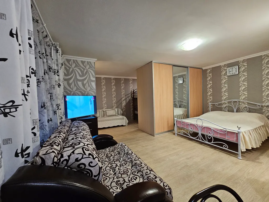 Уютная 2-комнатная студия для семей с детьми в центре города